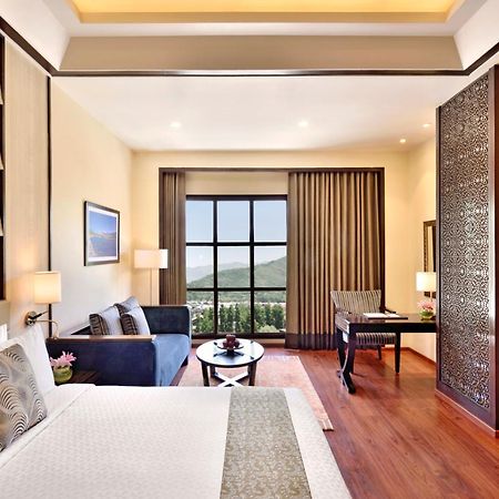 Four Points By Sheraton Srinagar Buitenkant foto