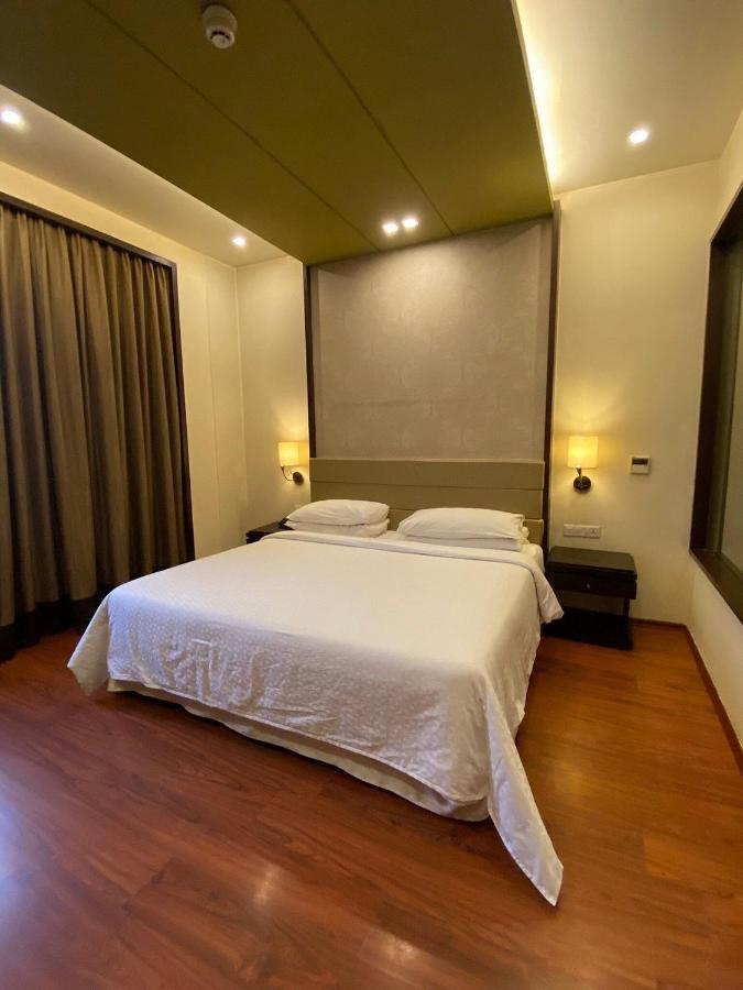 Four Points By Sheraton Srinagar Buitenkant foto