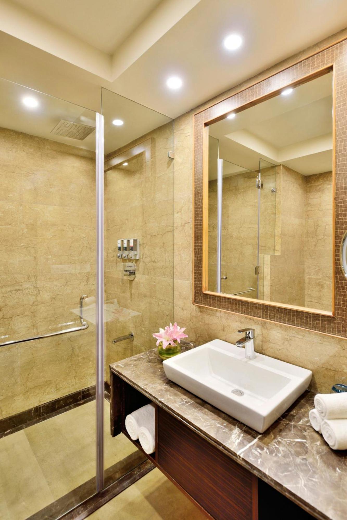 Four Points By Sheraton Srinagar Buitenkant foto