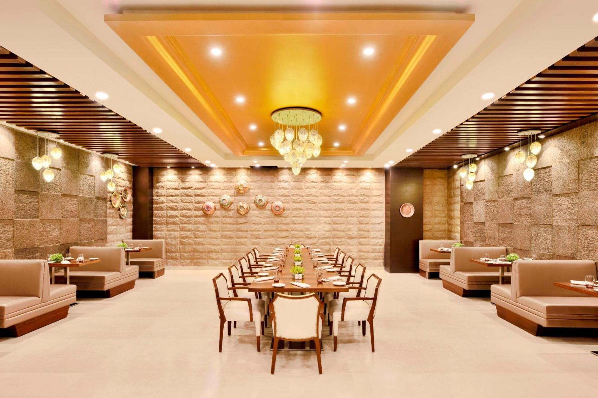 Four Points By Sheraton Srinagar Buitenkant foto