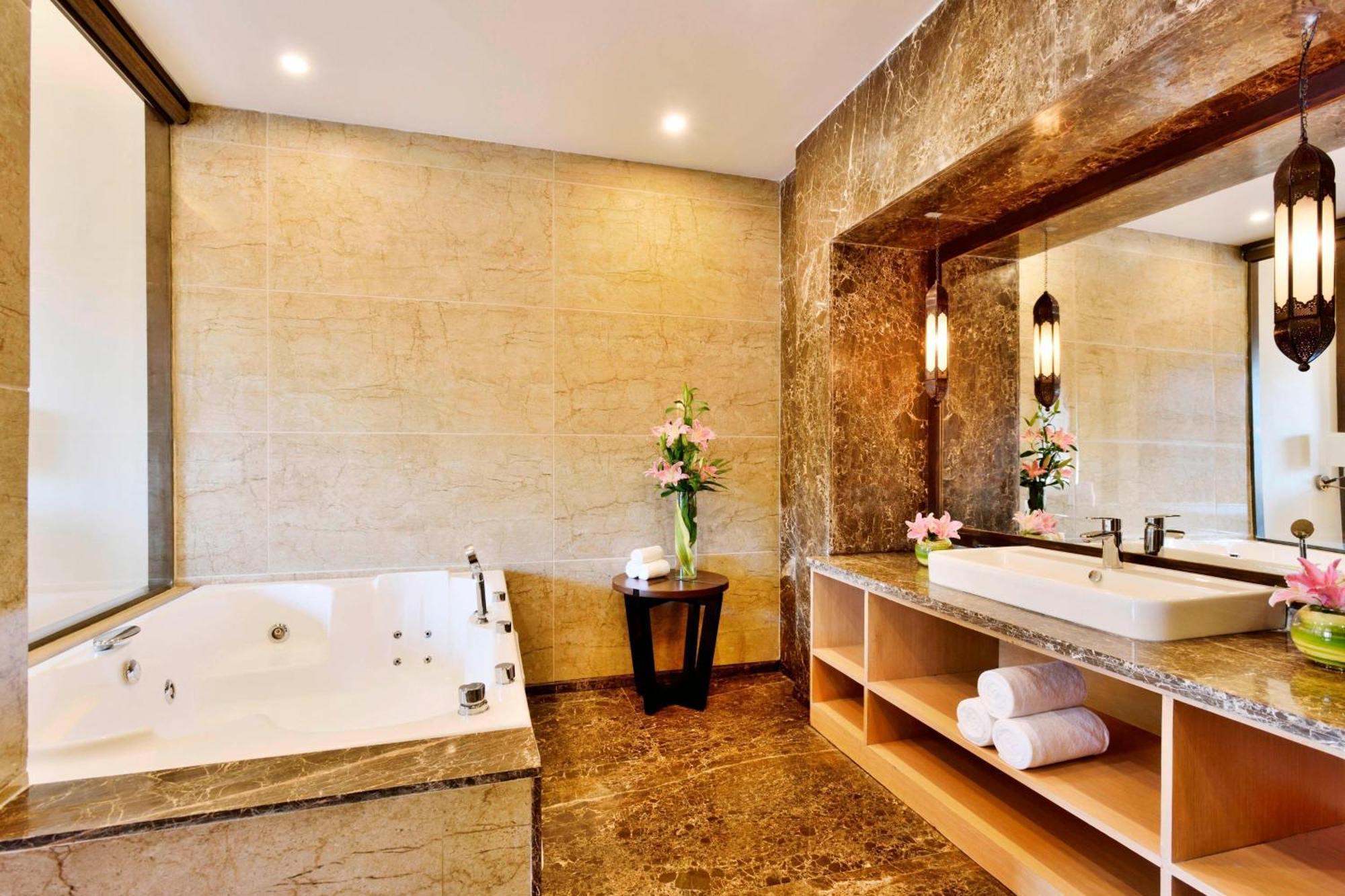 Four Points By Sheraton Srinagar Buitenkant foto