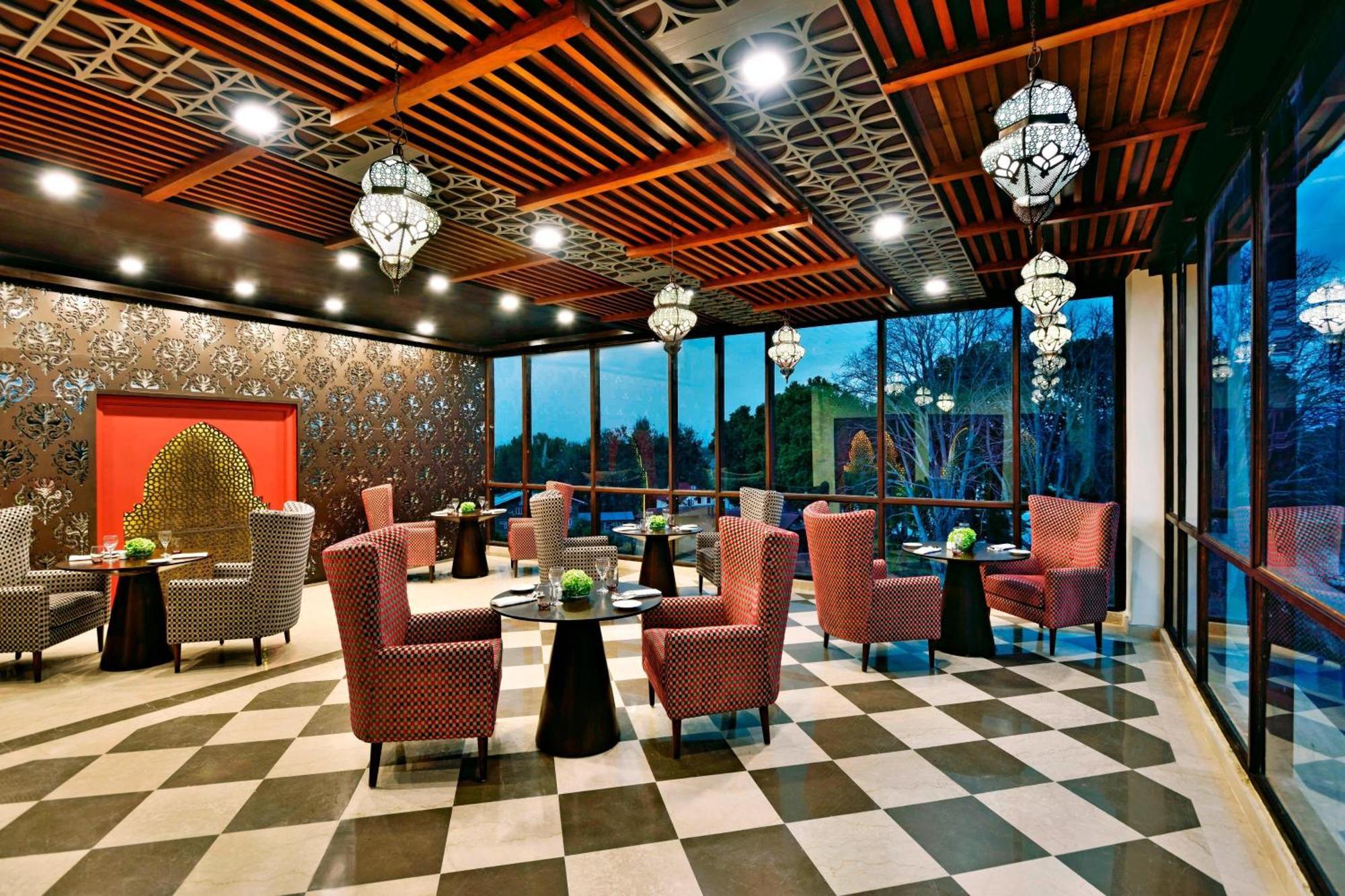 Four Points By Sheraton Srinagar Buitenkant foto