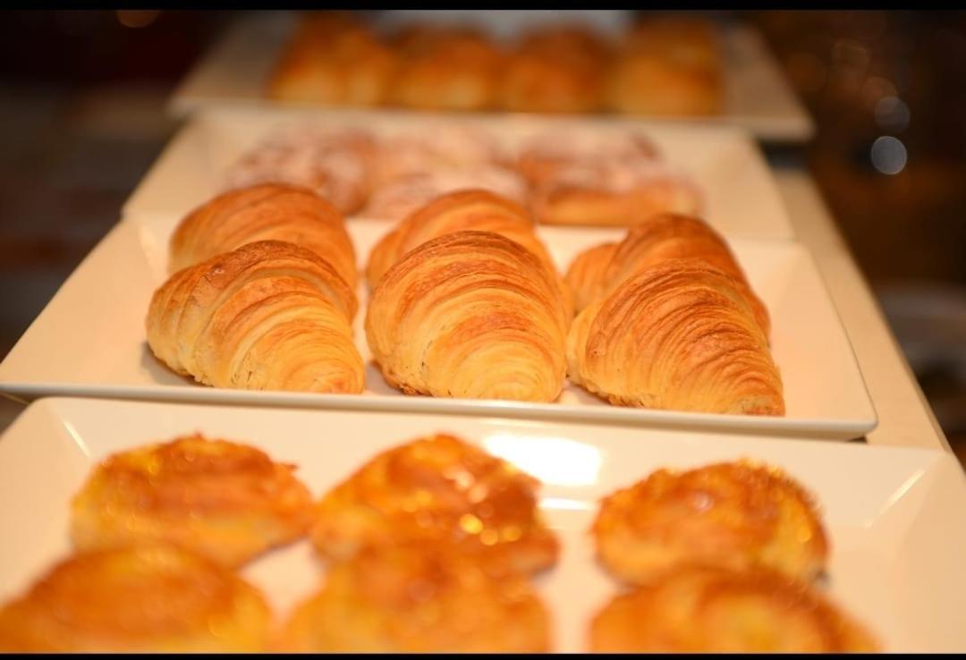 Four Points By Sheraton Srinagar Buitenkant foto